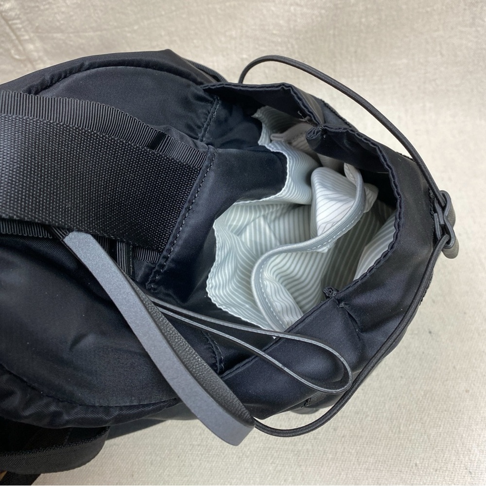 Lululemon Extra Mile Duffle Black - Picture 13 of 16